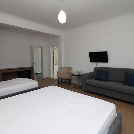 Hotel Kristal Vlorë Exterior foto