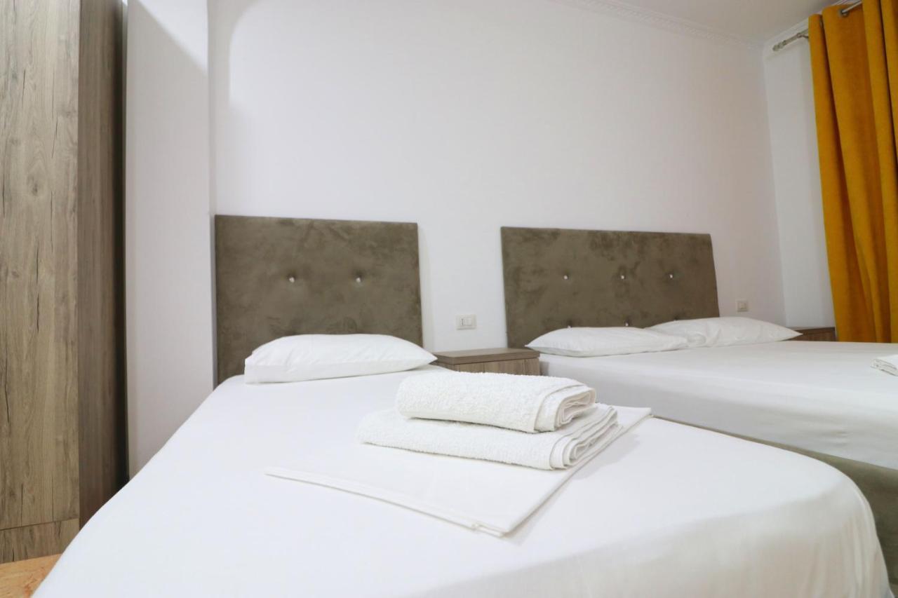 Hotel Kristal Vlorë Exterior foto