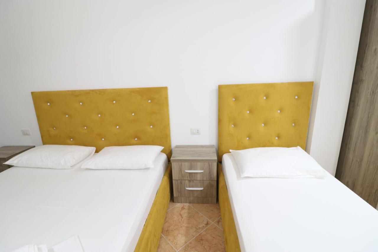 Hotel Kristal Vlorë Exterior foto